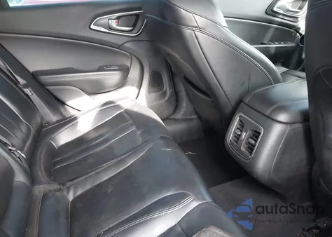 2015 Chrysler 200 C из США, поврежденный, VIN 1C3CCCCB3FN520731